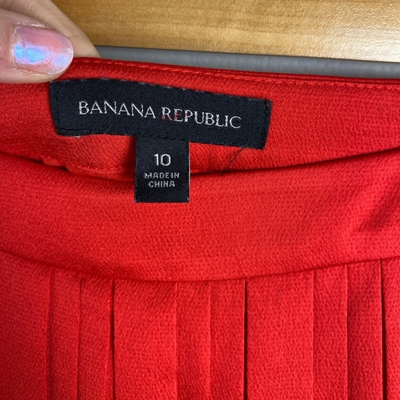 Banana Republic Pleated Midi Skirt in Red Flowing A-Line Silk Satin zip-up hip - Picture 5 of 9